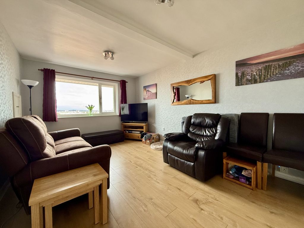 Property photo 3 of 18 Photo 3