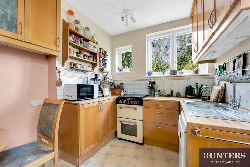 Property photo 3 of 18 Kitchen