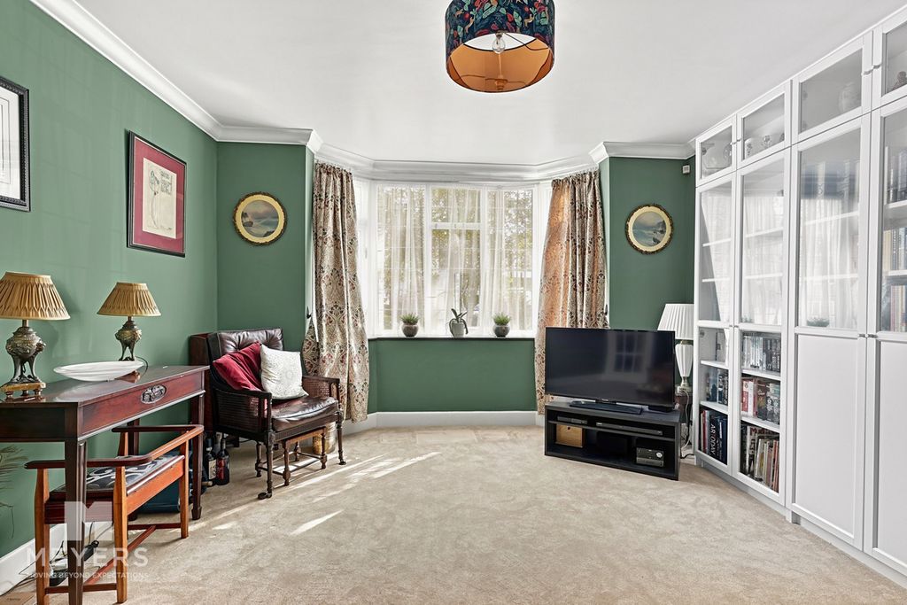 Property photo 3 of 43