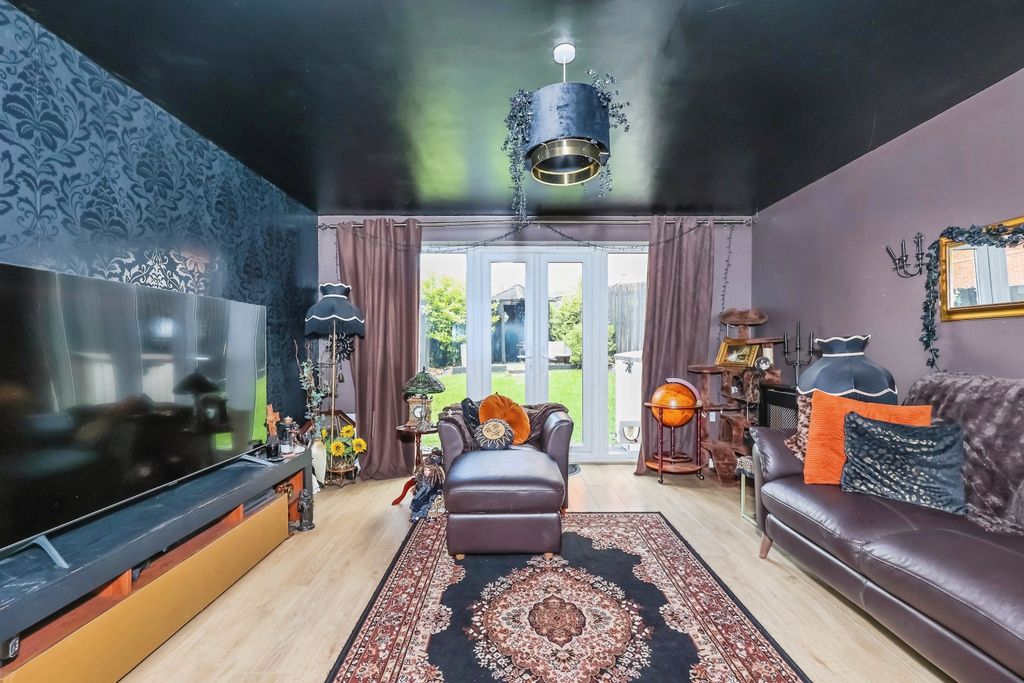 Property photo 2 of 34