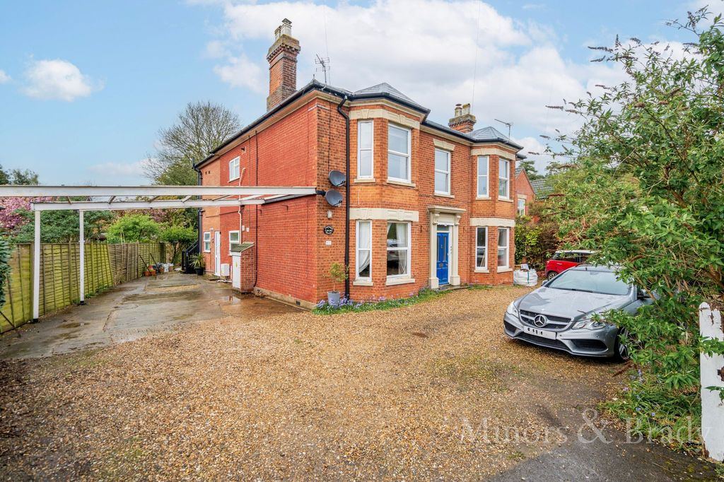 Property photo 1 of 26