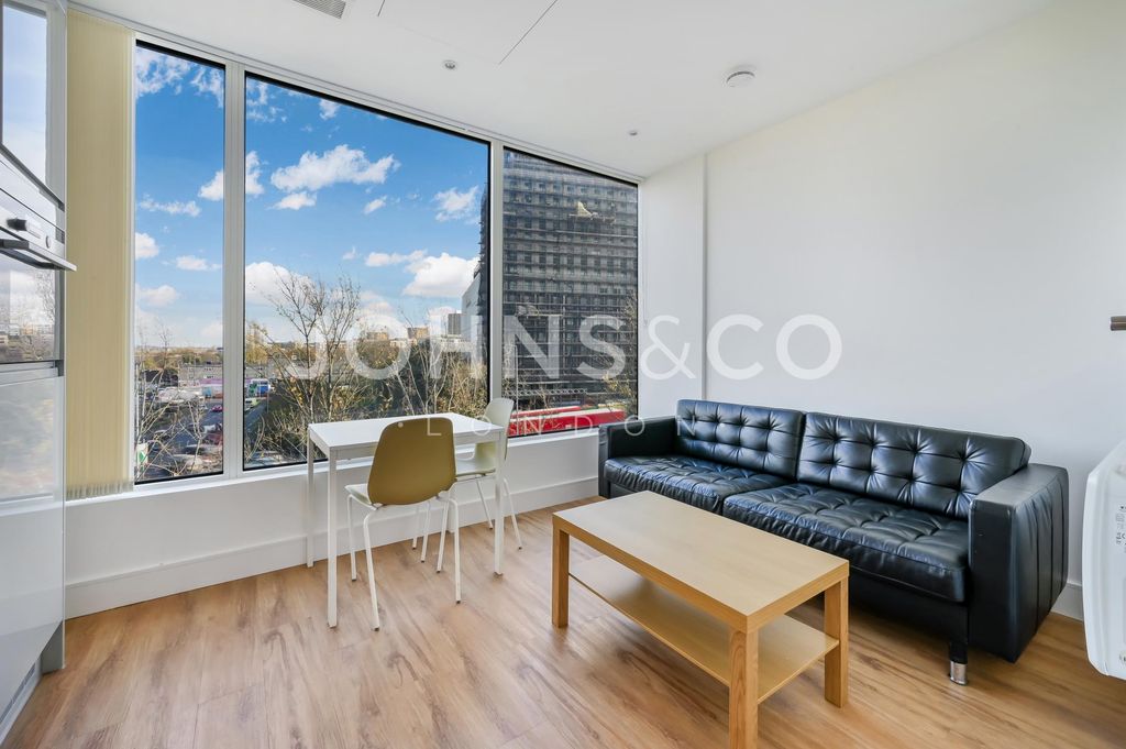 Property photo 1 of 6