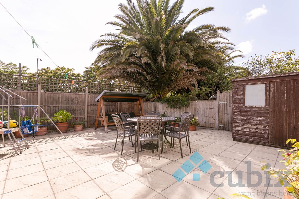 Property photo 2 of 13