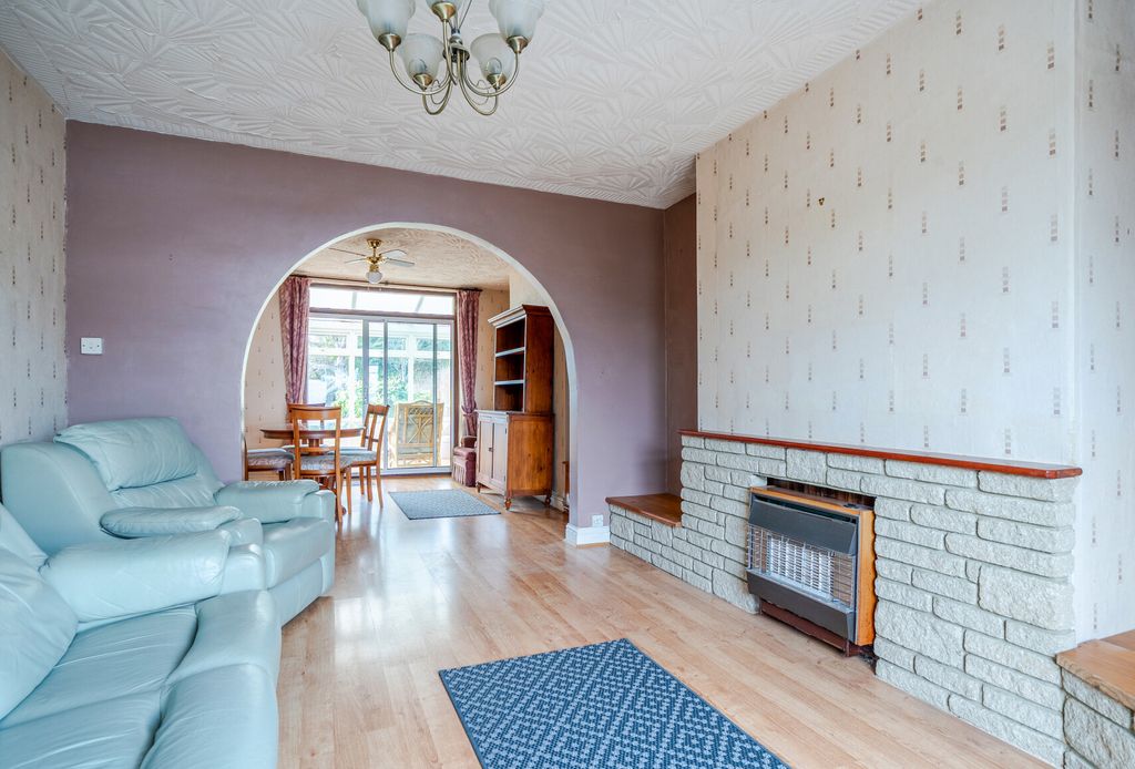 Property photo 2 of 22 1388828-8-694150d...