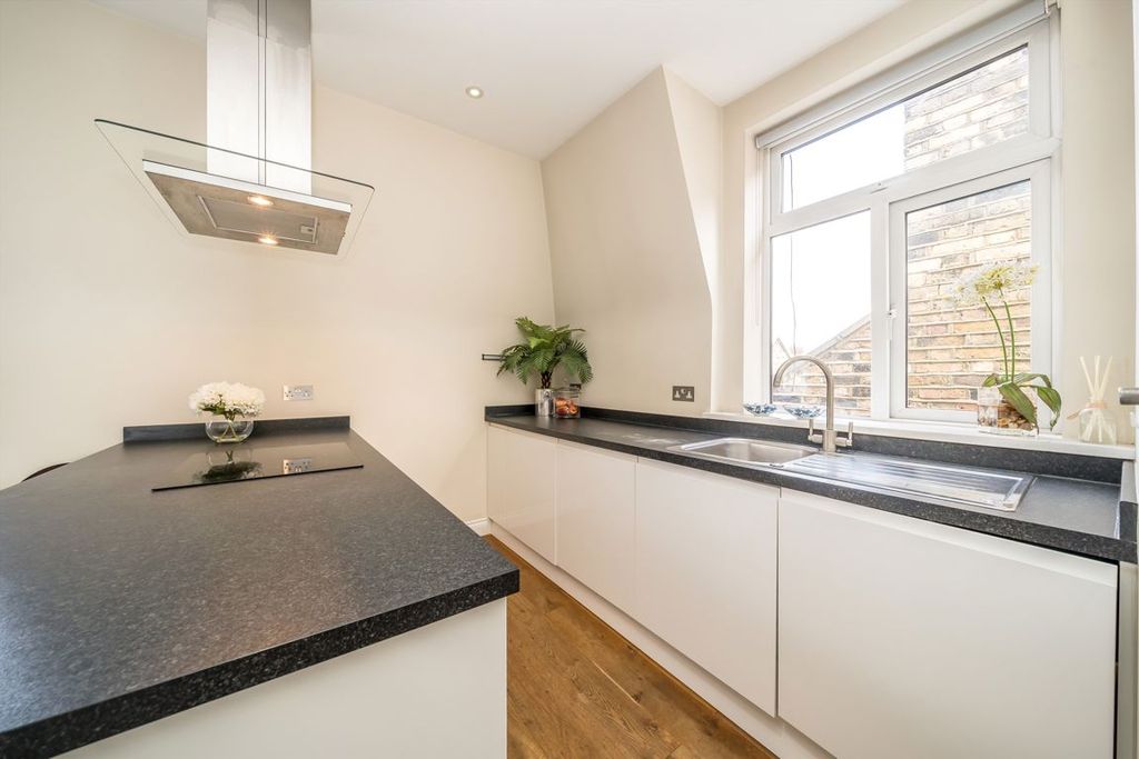 Property photo 3 of 5