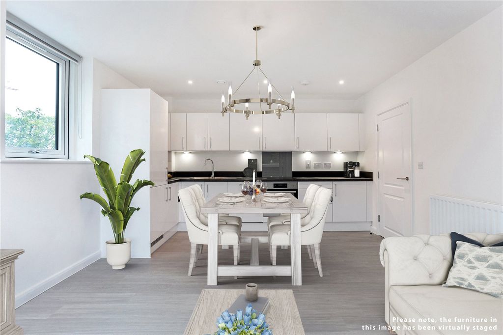 Property photo 2 of 8 Picture No. 16