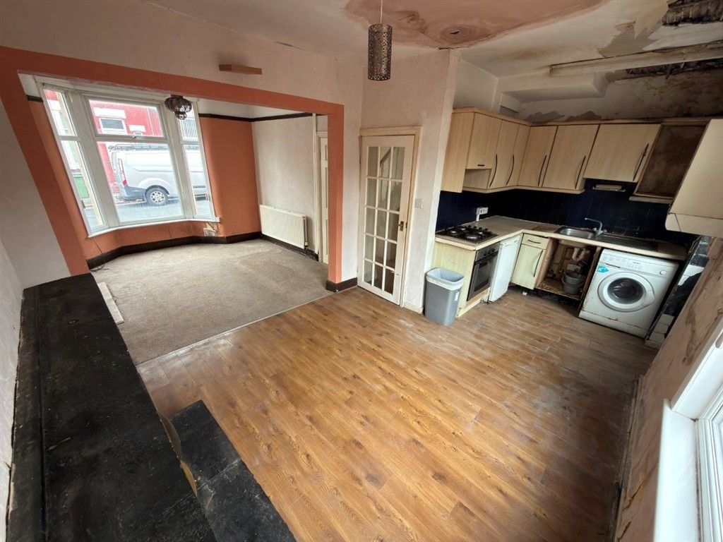 Property photo 3 of 11