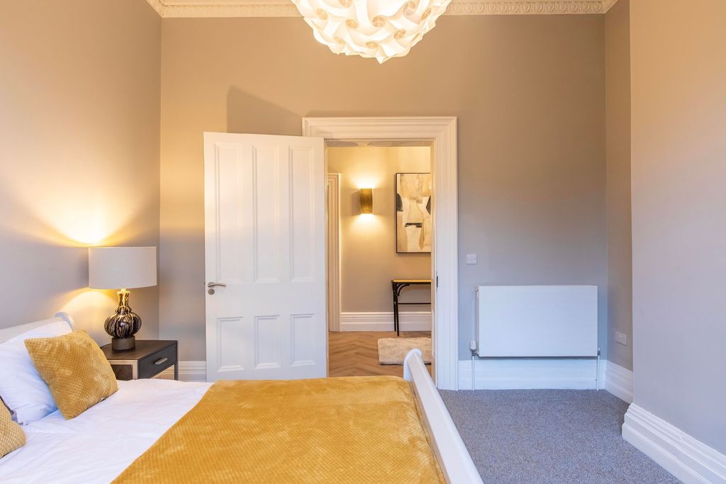 Property photo 2 of 11 Bright, Neatly Presented Bedroom With A Double Bed...