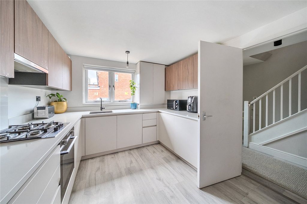 Property photo 3 of 18 Picture No. 12