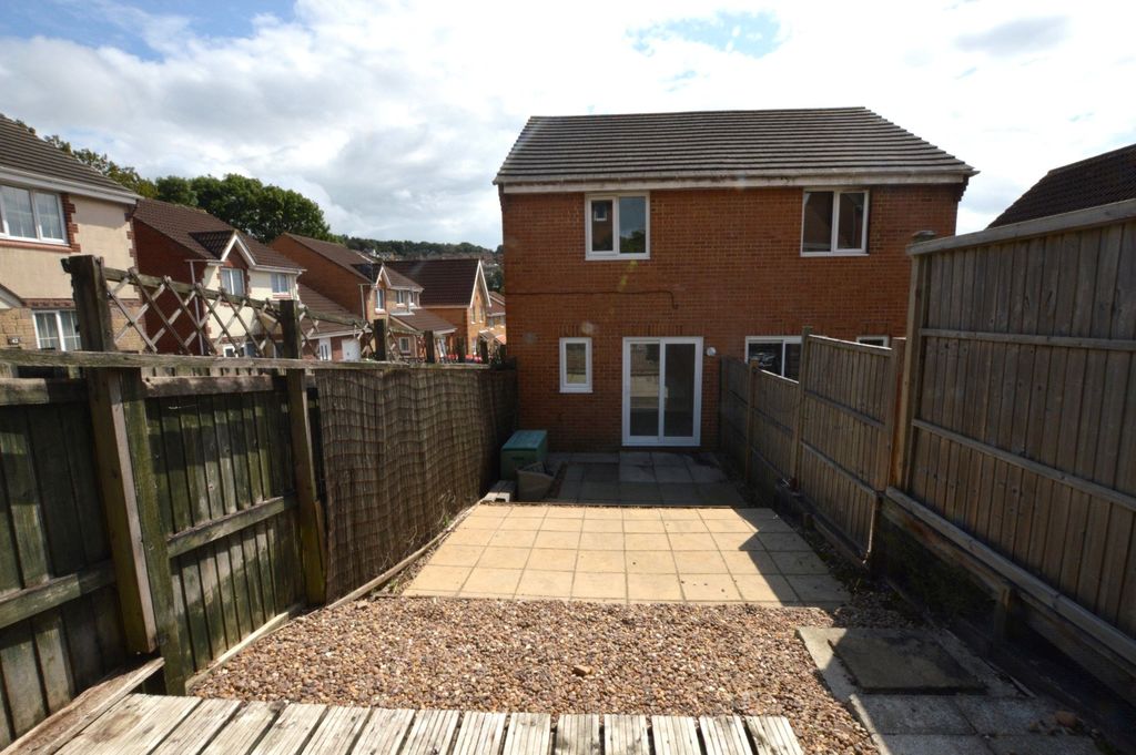 Property photo 2 of 9 Picture No. 24