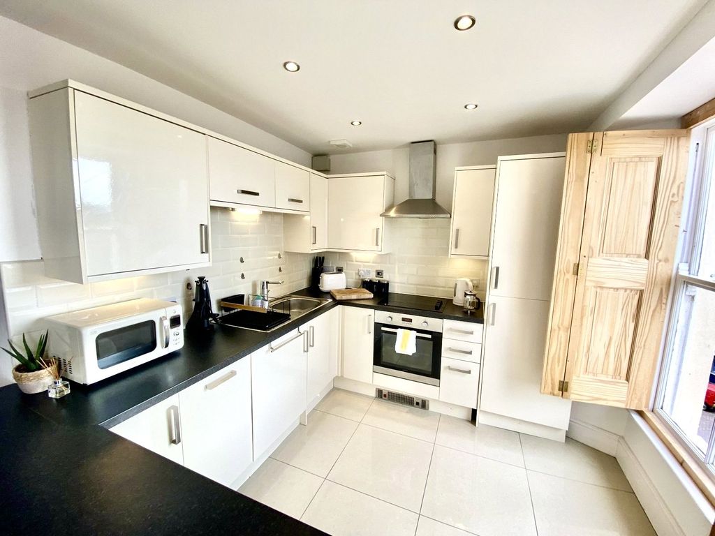 Property photo 3 of 12 Picture No. 23