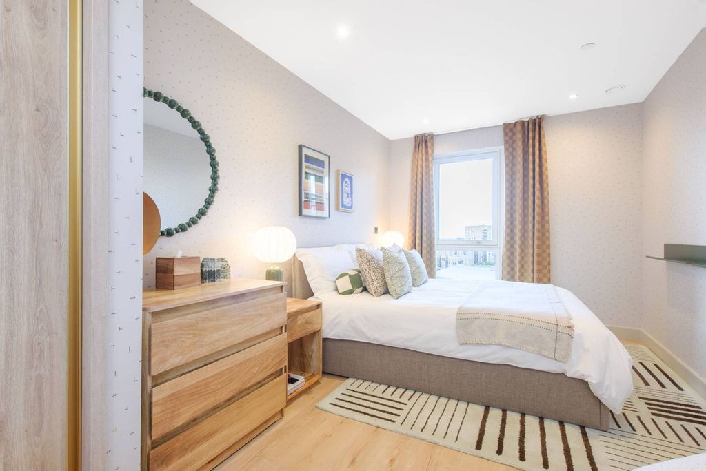 Property photo 3 of 24