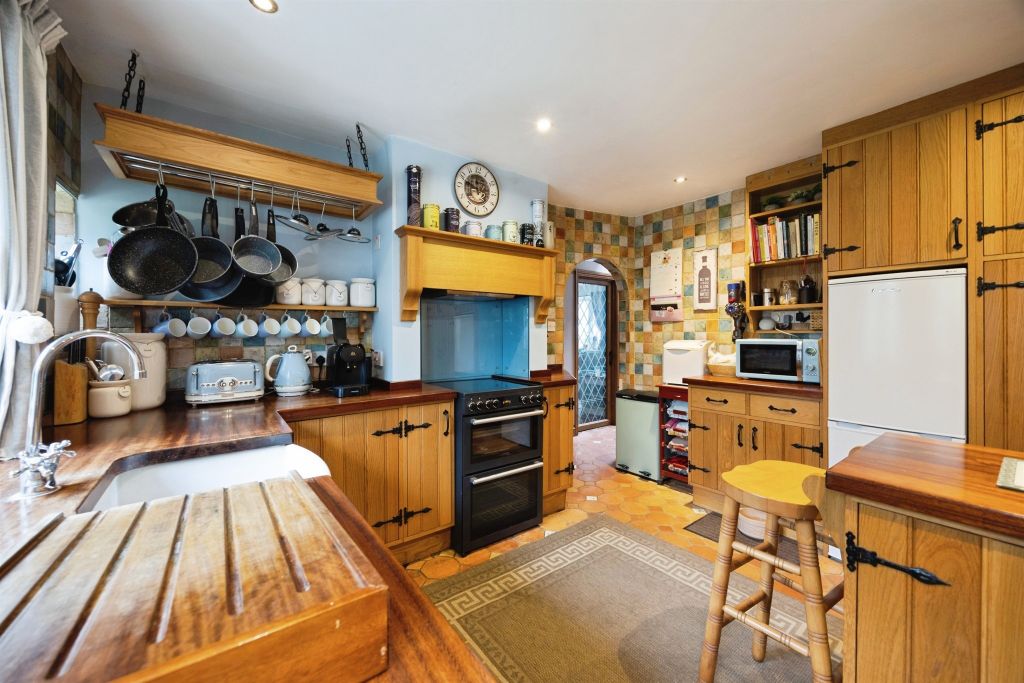 Property photo 3 of 19