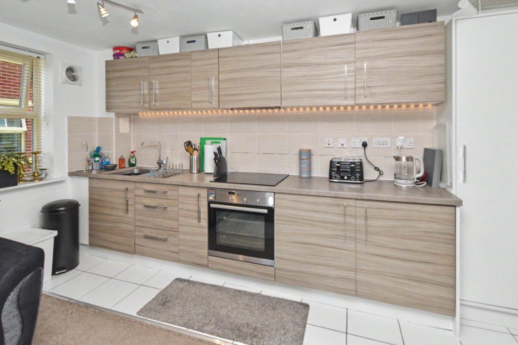 Property photo 3 of 18 Kitchen Area