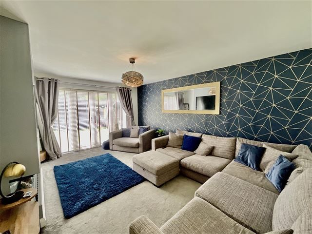 Property photo 2 of 21 Lounge