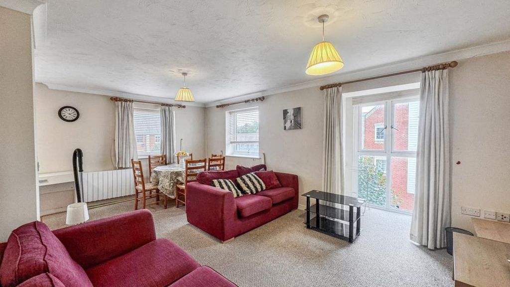 Property photo 2 of 21