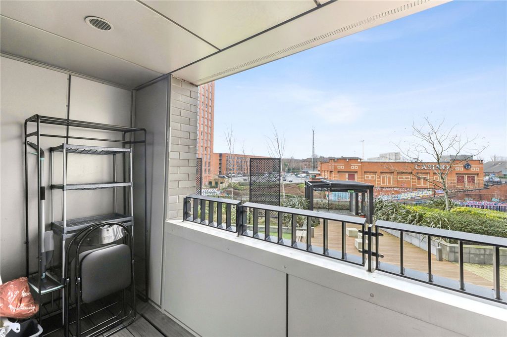 Property photo 3 of 16 Balcony