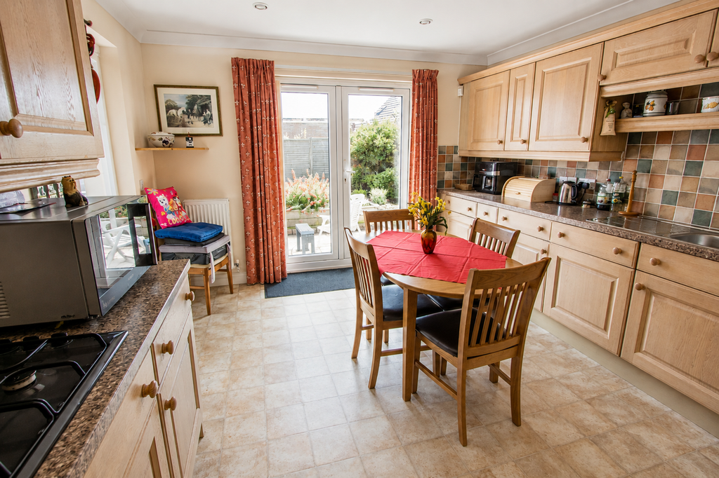 Property photo 3 of 19 Kitchen/Breakfast Room
