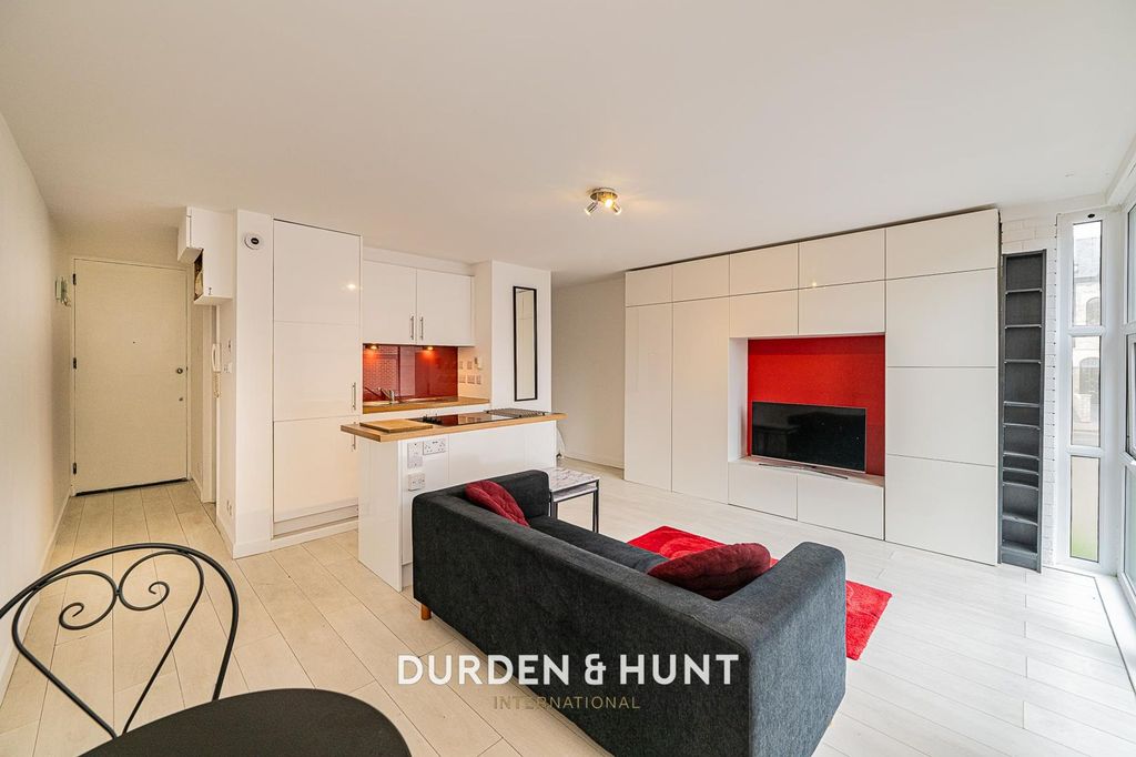 Property photo 3 of 9 Harefield-21.Jpg