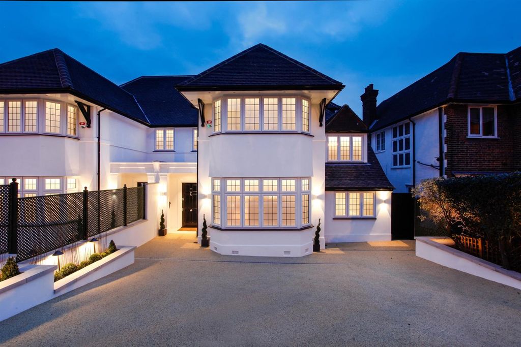 Property photo 1 of 10 Front Of Property Night.Jpg