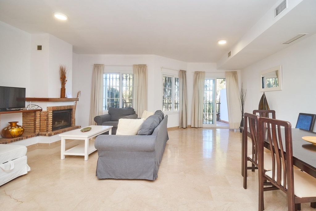 Property photo 3 of 52