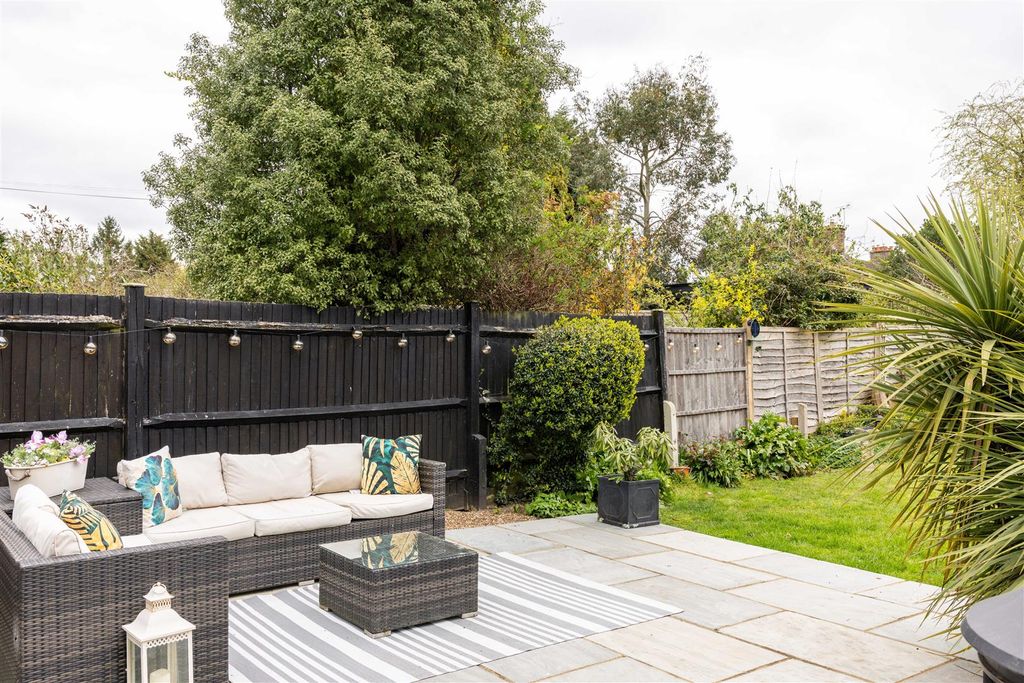 Property photo 3 of 25