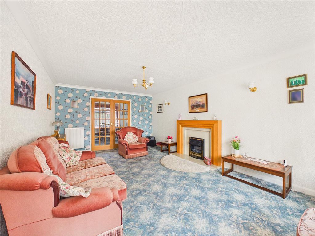 Property photo 3 of 18 Cam05193G0-Pr0182-Still004.Jpg