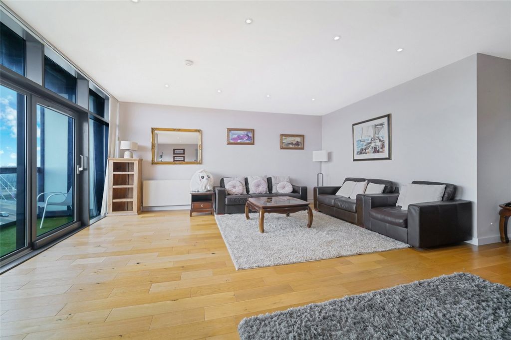 Property photo 2 of 22 Picture No. 05