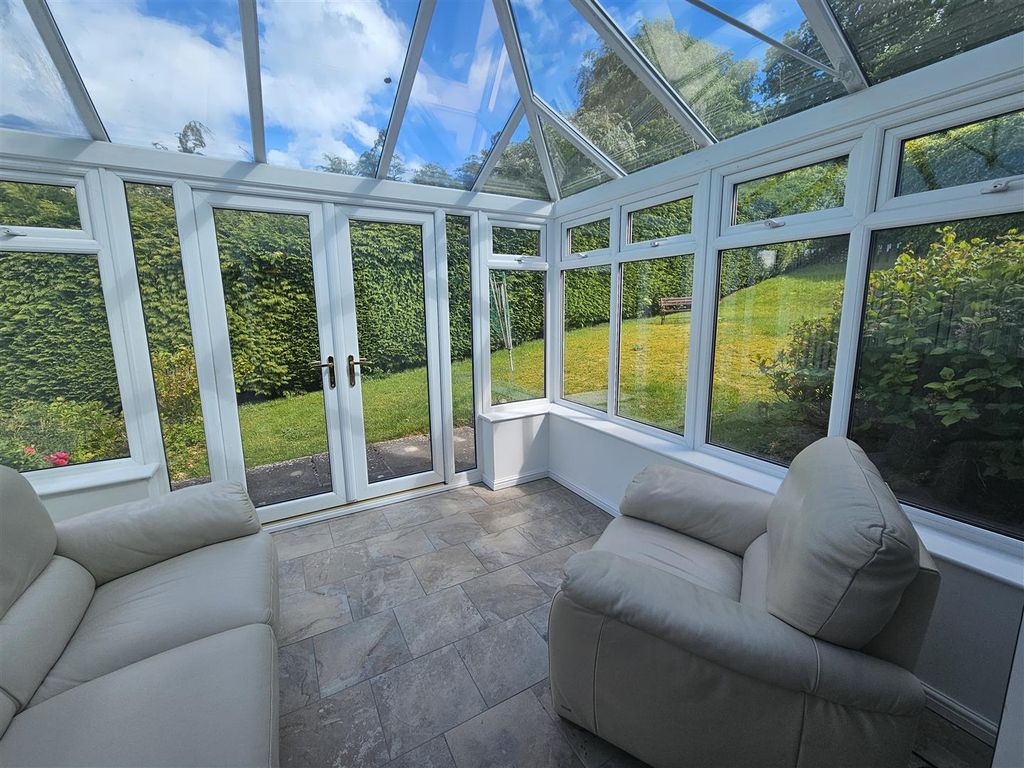 Property photo 3 of 20 Conservatory