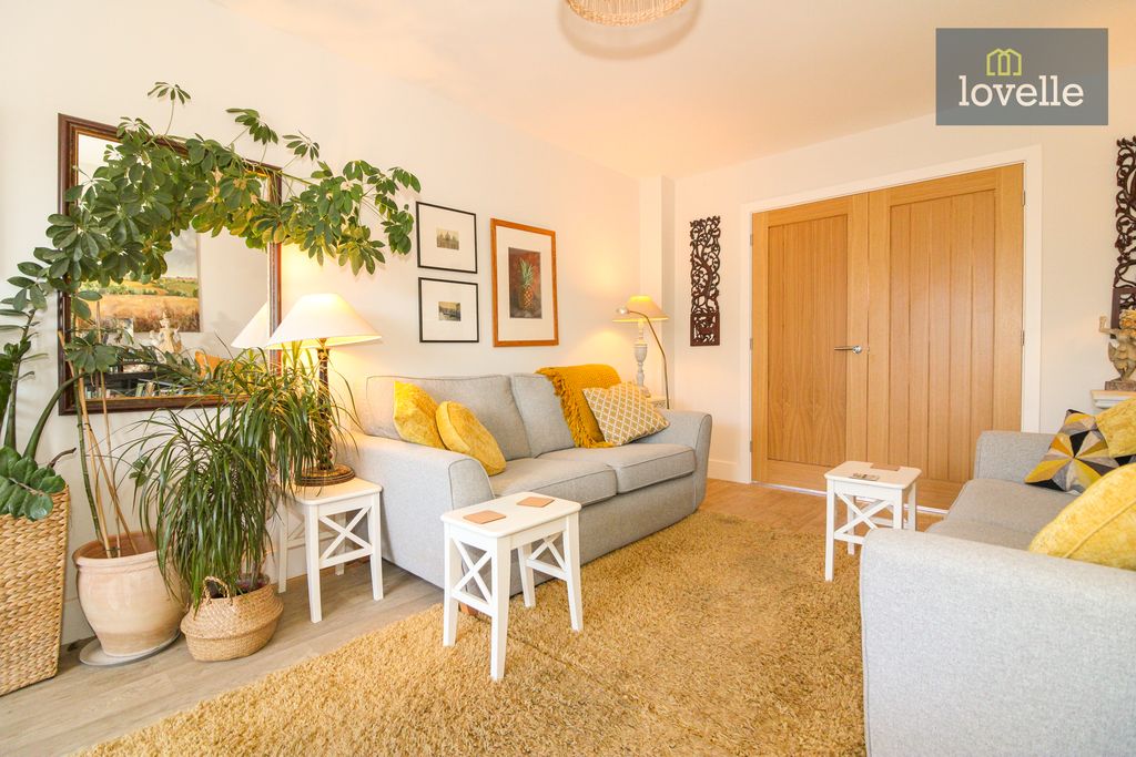 Property photo 2 of 25
