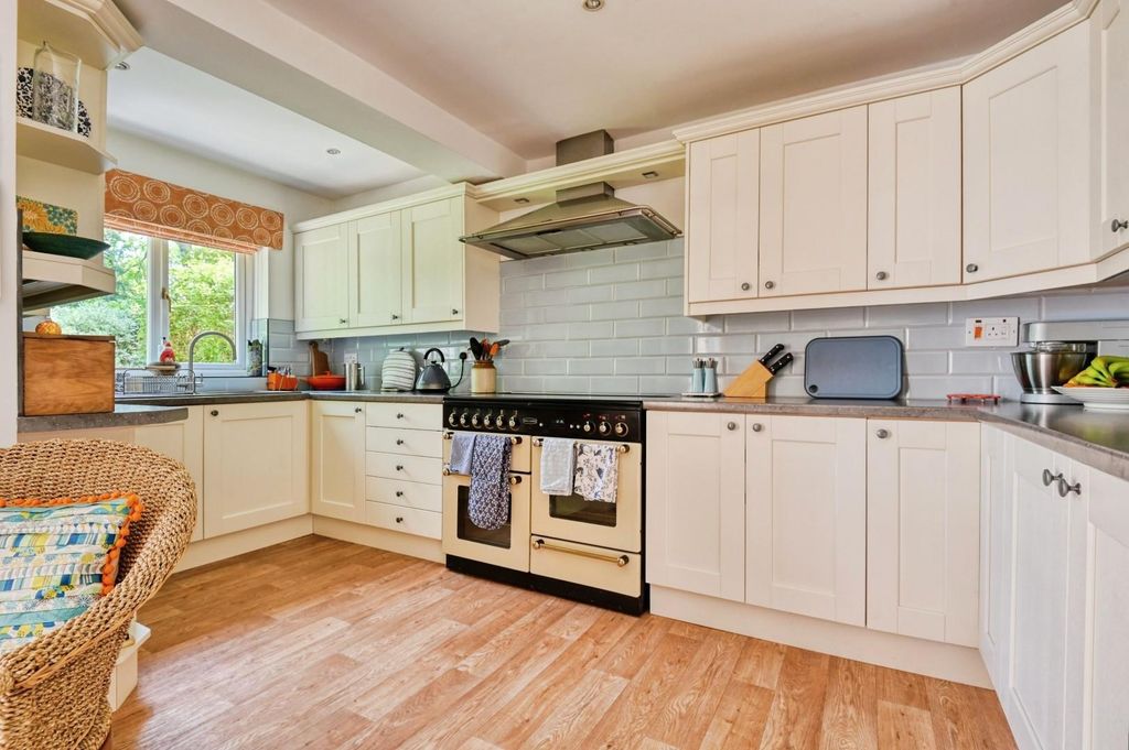 Property photo 3 of 25 20Ashdene5.Jpg