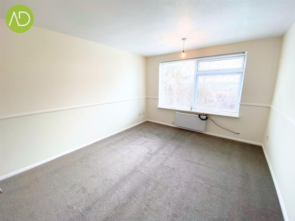 Property photo 3 of 9 15.Png