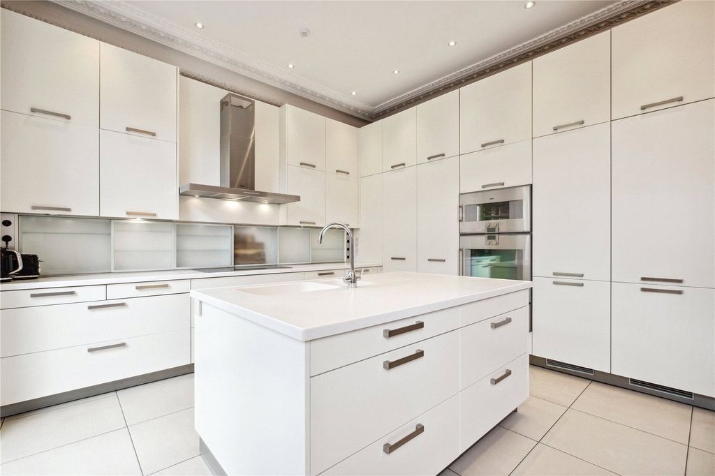 Property photo 3 of 29