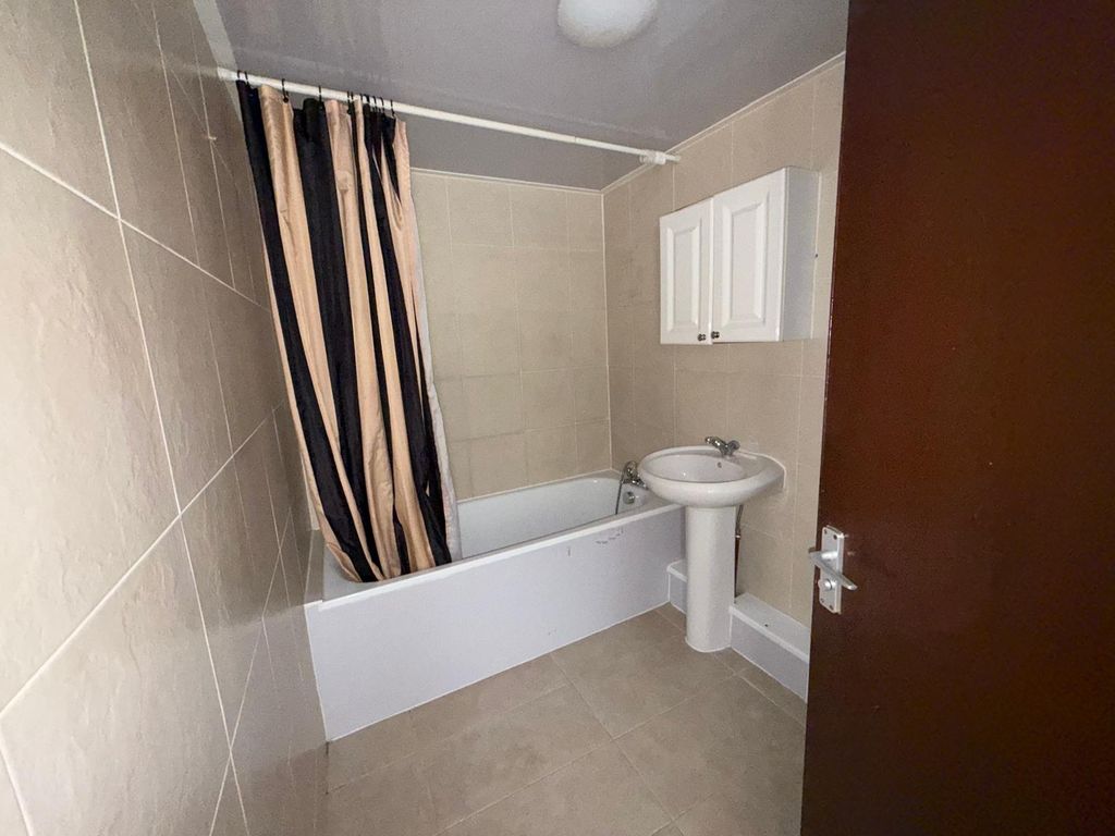 Property photo 3 of 7 Whatsapp Image 2026-09-16 At 9.17.21?Pm (4)