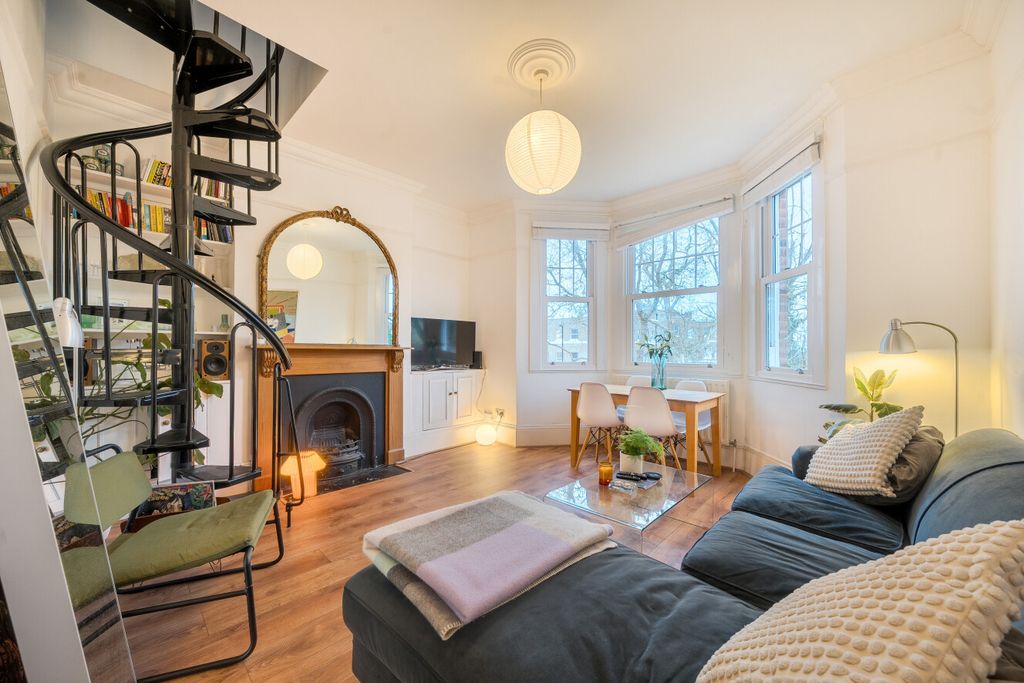 Property photo 2 of 17 1400359-13-6980De...