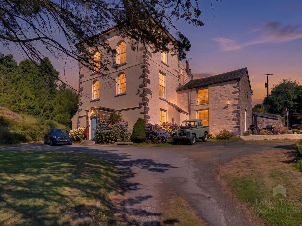 Property photo 2 of 60