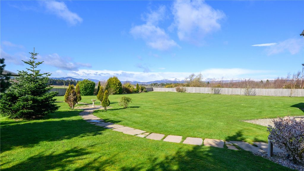 Property photo 3 of 35 Garden