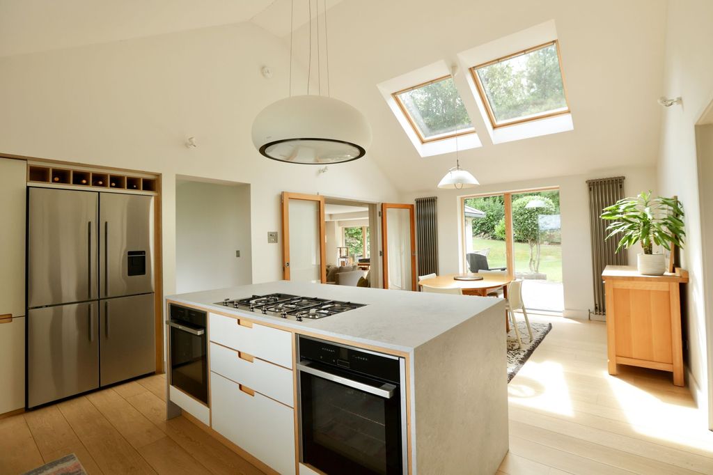 Property photo 3 of 18