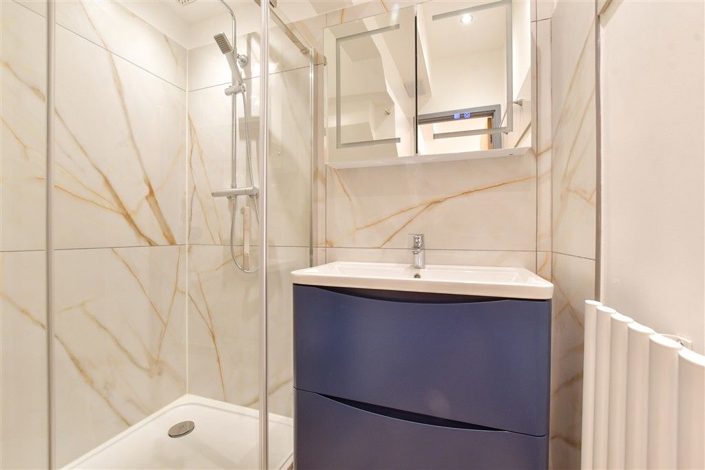 Property photo 1 of 11 Shower Room