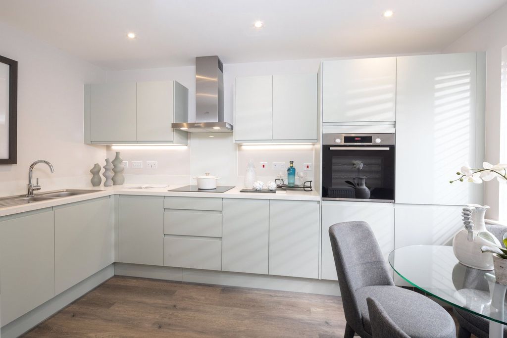 Property photo 2 of 7 Kitchen