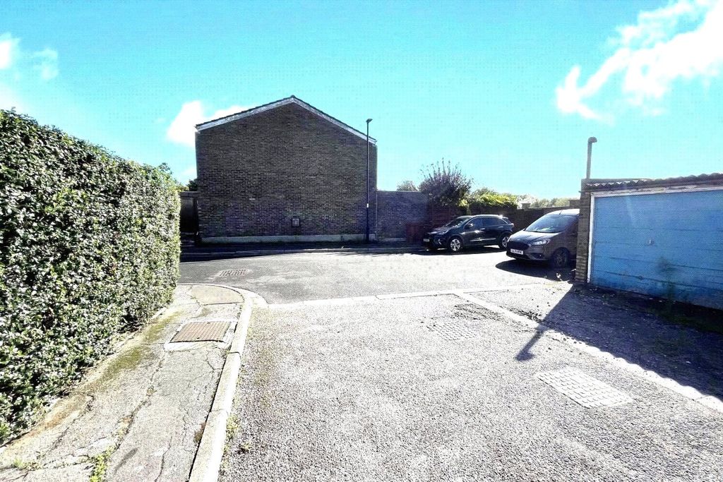 Property photo 2 of 5 Picture No. 05