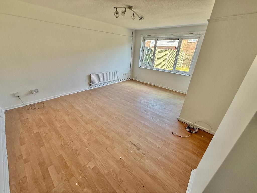 Property photo 3 of 9 Lounge