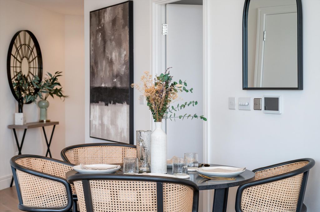 Property photo 3 of 12 Image