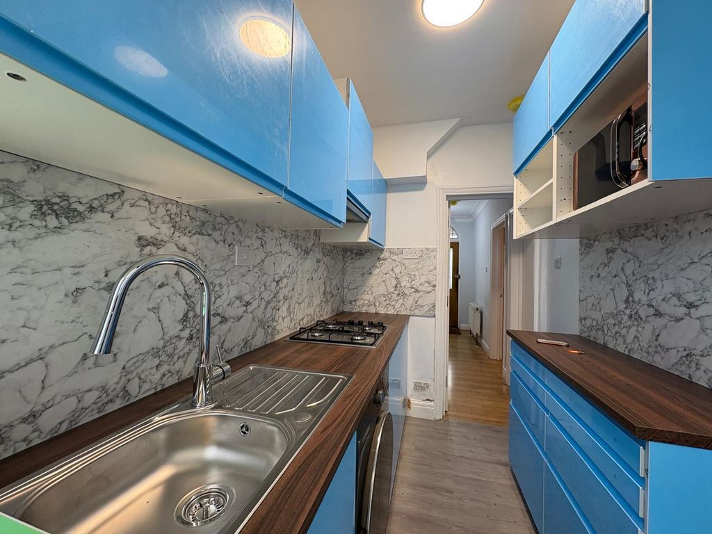 Property photo 2 of 22