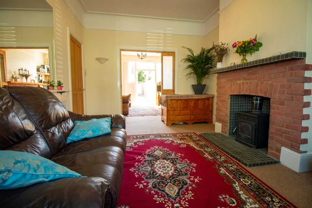 Property photo 2 of 30