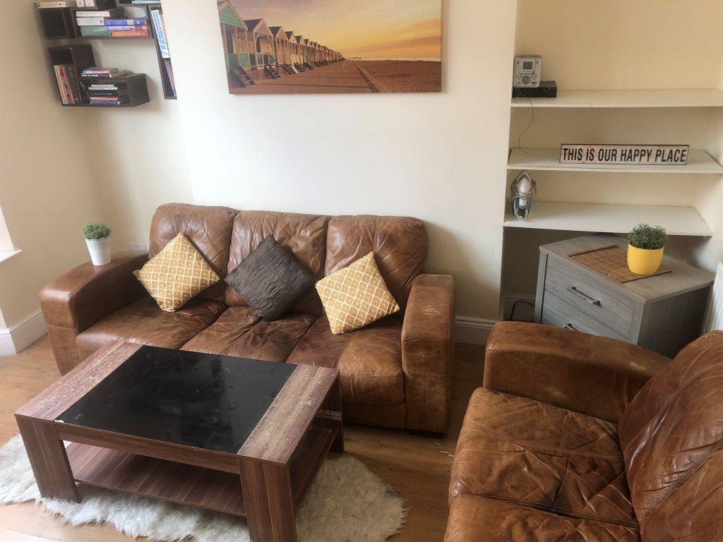 Property photo 2 of 19