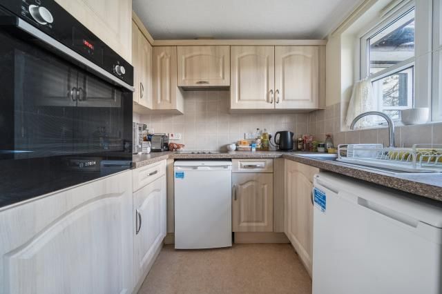 Property photo 3 of 23 Kitchen