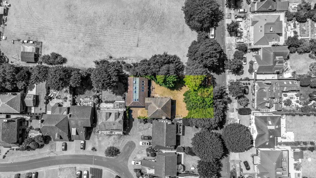 Property photo 2 of 35 Greyfriars 4-030Bw.Jpg