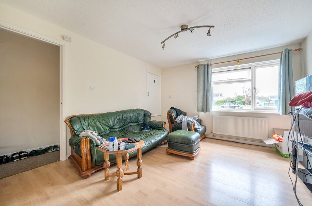 Property photo 2 of 12 1442245-8-69E0A3B...