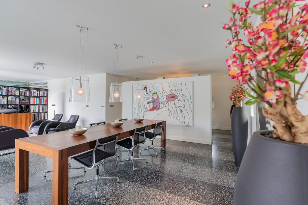 Property photo 3 of 67